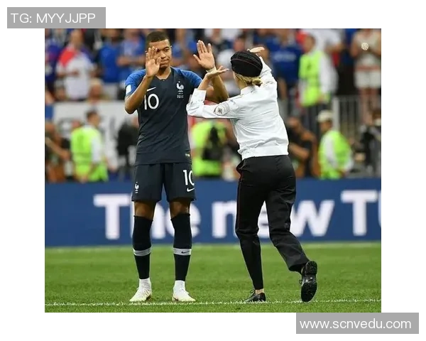 姆巴佩在世界杯赛场上的精彩表现引发全球关注与热议