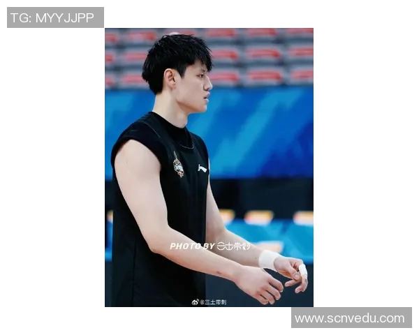 曾凡博：从青涩新星到篮球场上的璀璨明珠，未来可期的篮球梦想之路