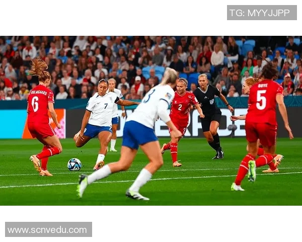 英格兰与哥伦比亚激战在即谁将赢得这场足球盛宴的荣耀 英格兰与哥伦比亚激战在即谁将赢得这场足球盛宴的荣耀